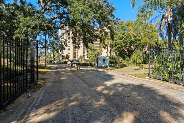 $169,900 | 2620 Cove Cay Drive, Unit 704, Clearwater, FL 33760