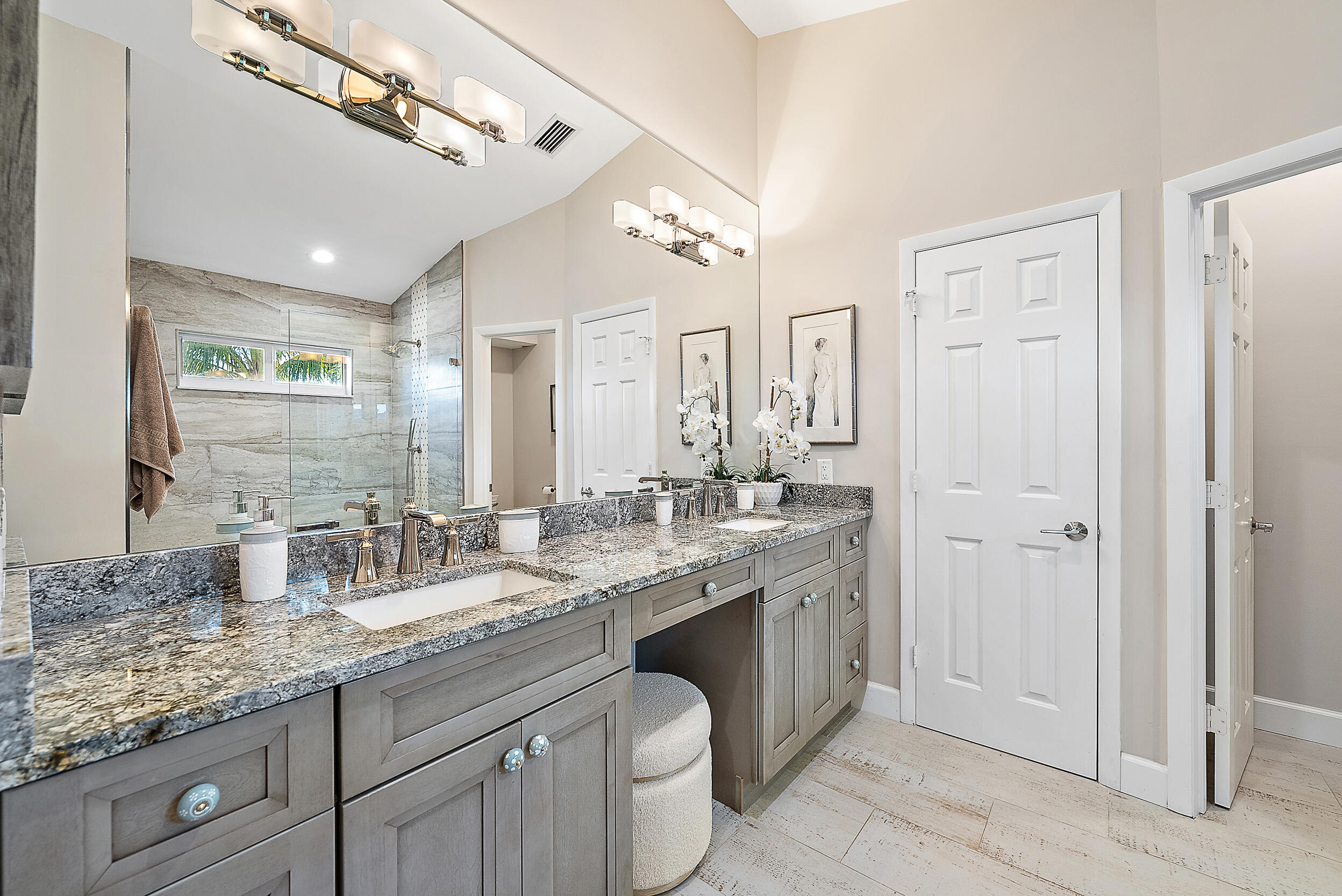 9176 Southeast River Terrace Jupiter, FL 33469 - Photo 17 of 38 Primary Bathroom