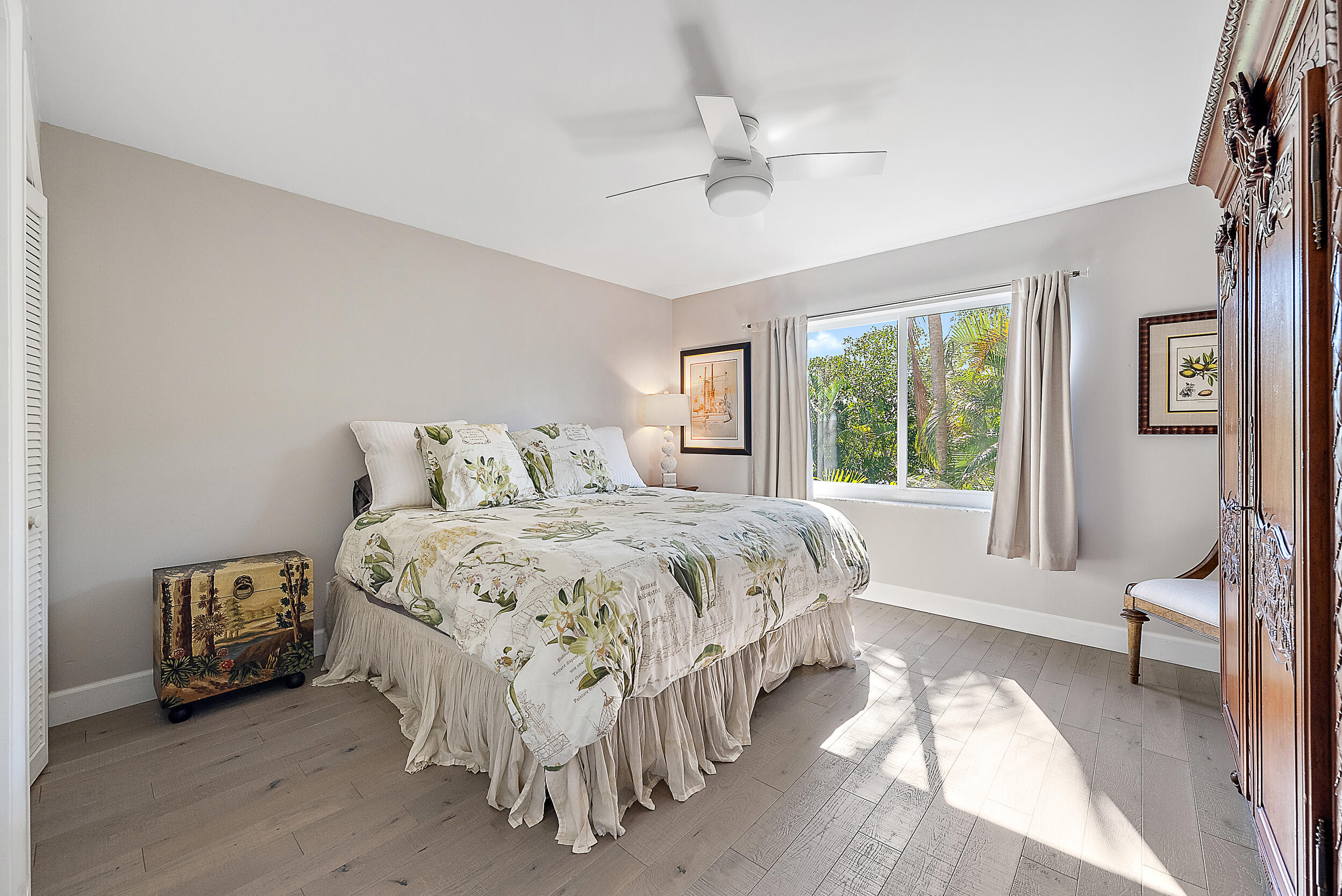 9176 Southeast River Terrace Jupiter, FL 33469 - Photo 19 of 38 Guest Bedroom