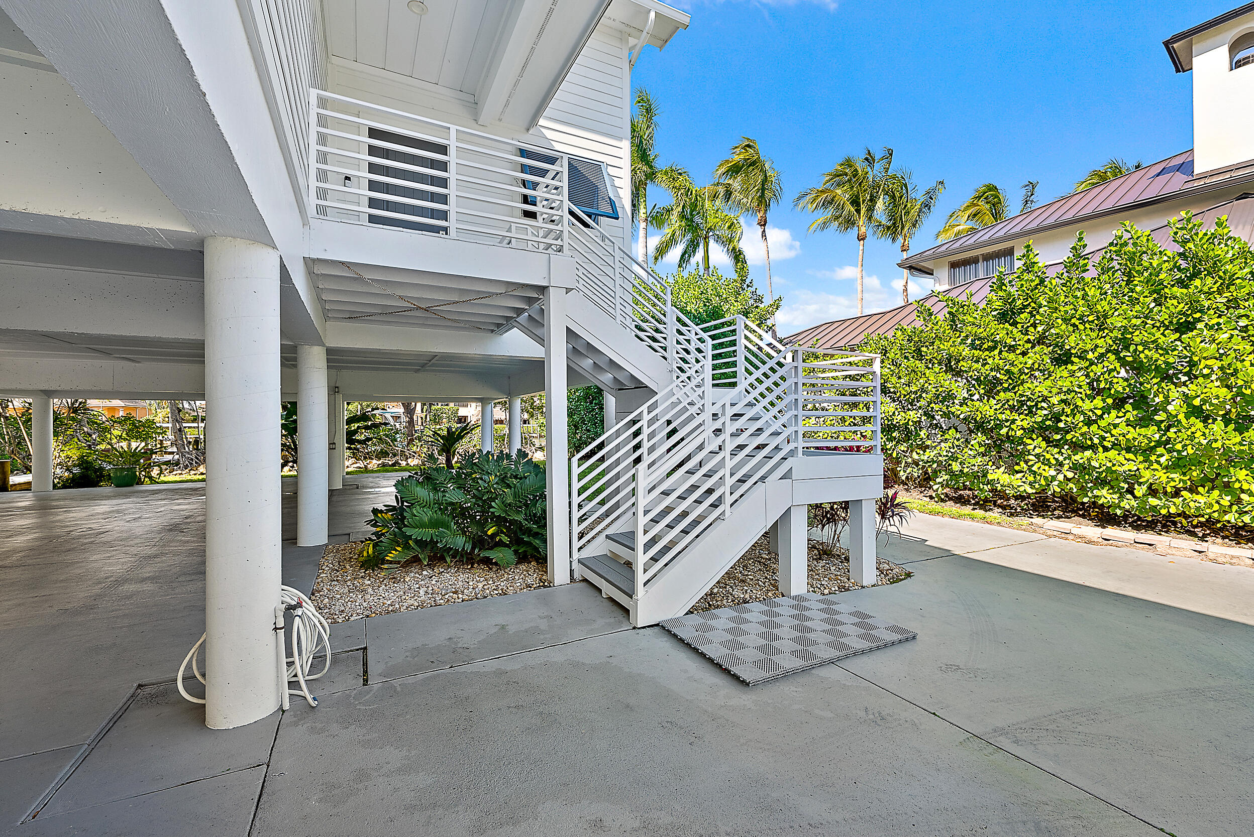 9176 Southeast River Terrace Jupiter, FL 33469 - Photo 29 of 38 Stairs To Entrance