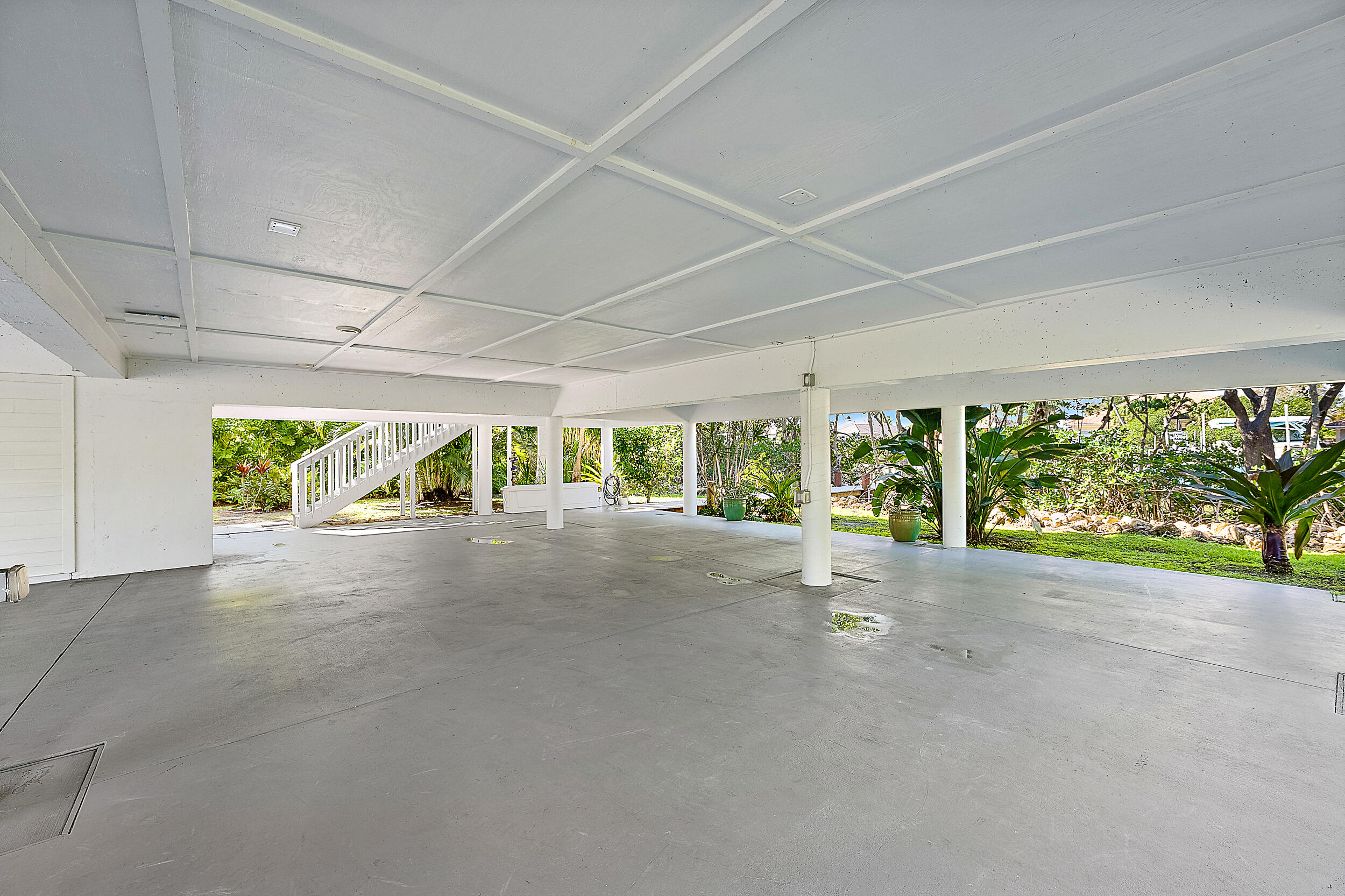 9176 Southeast River Terrace Jupiter, FL 33469 - Photo 30 of 38 Parking