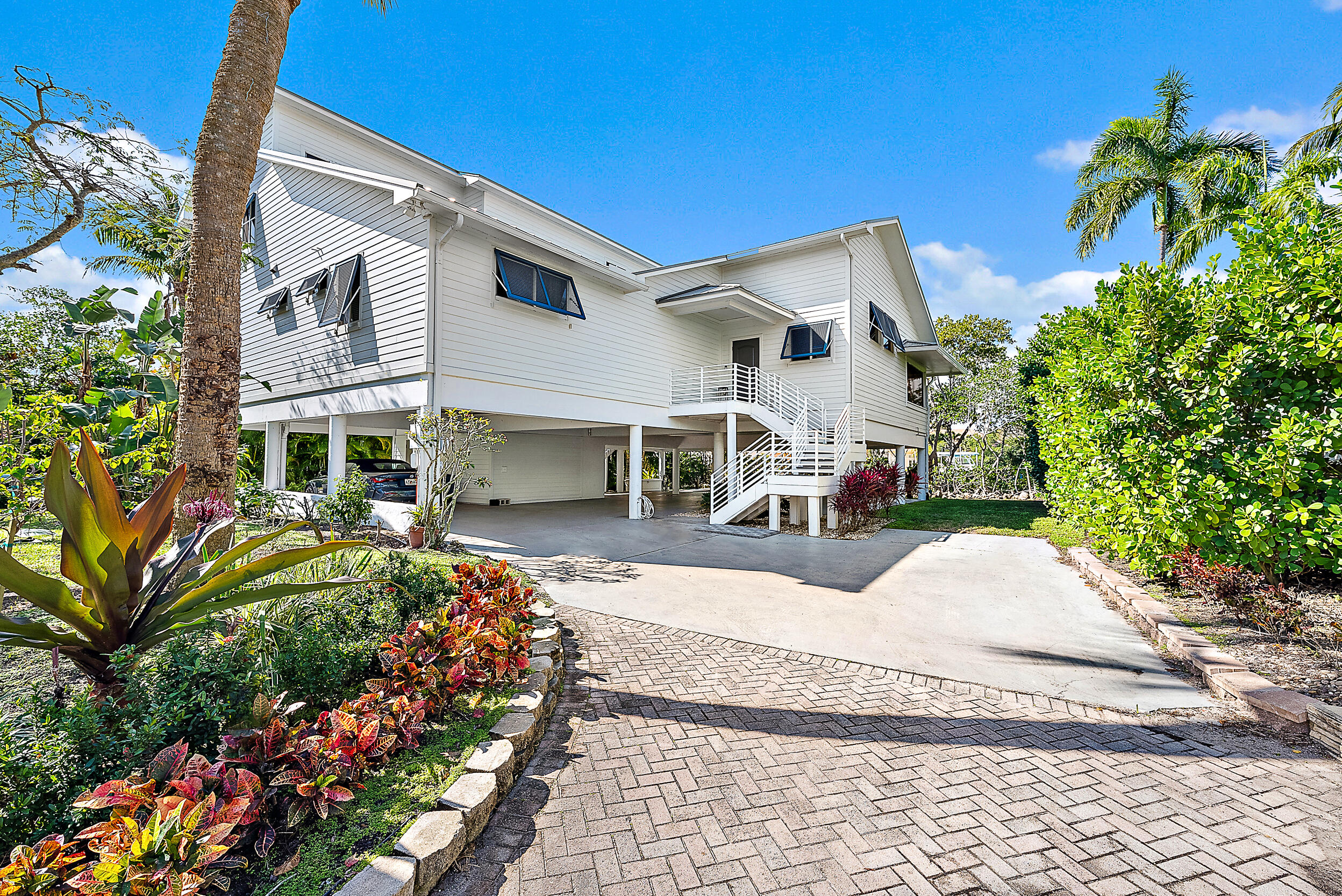 9176 Southeast River Terrace Jupiter, FL 33469 - Photo 32 of 38 Front Exterior