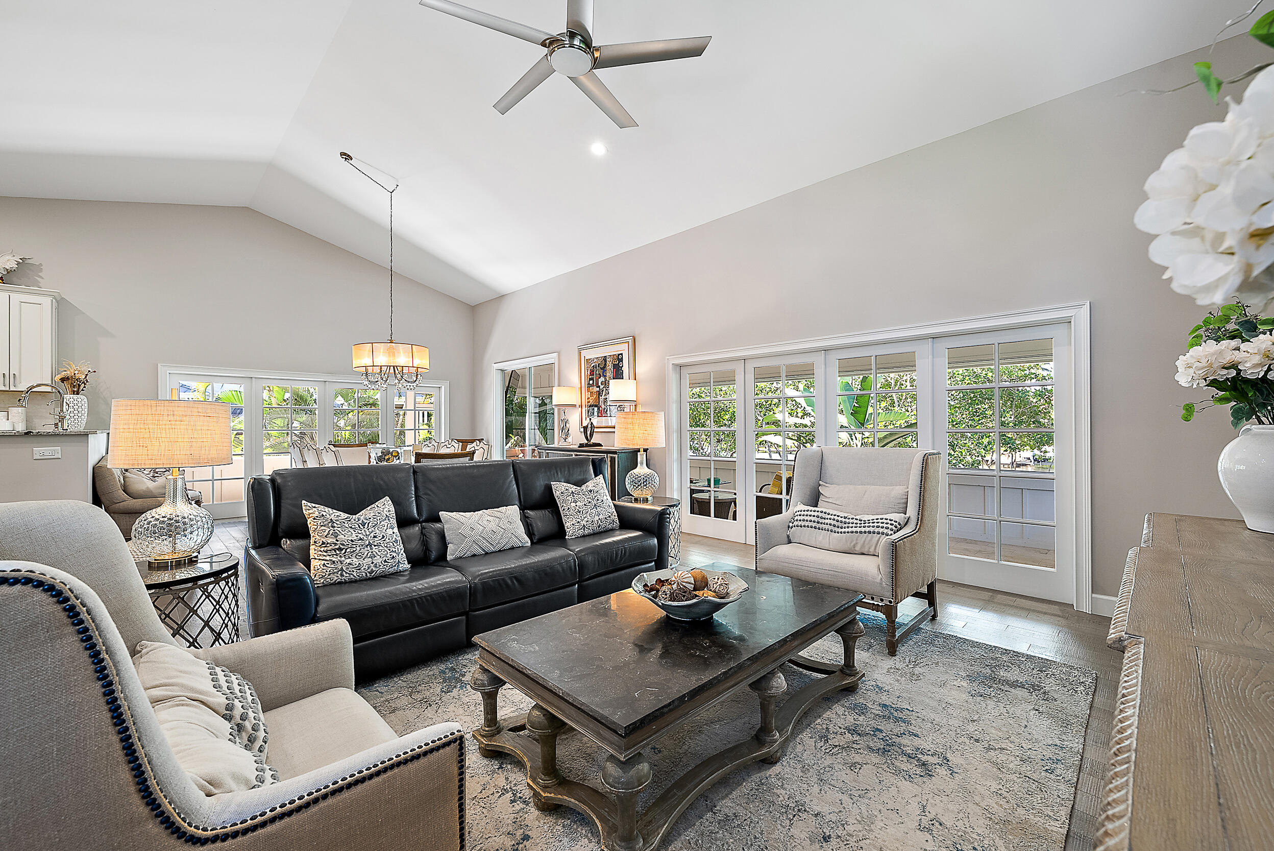 9176 Southeast River Terrace Jupiter, FL 33469 - Photo 6 of 38 Living Room