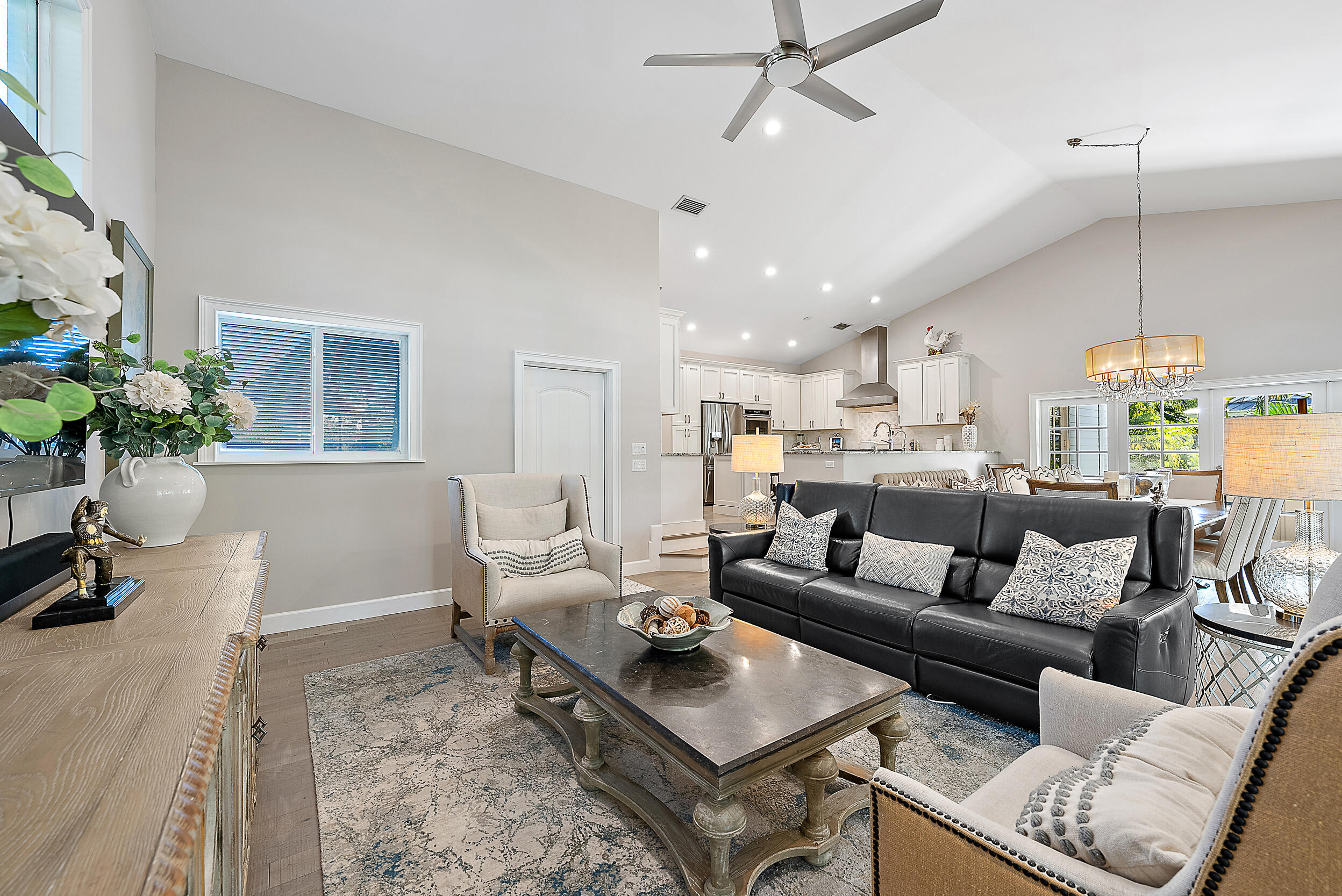 9176 Southeast River Terrace Jupiter, FL 33469 - Photo 9 of 38 Living Room