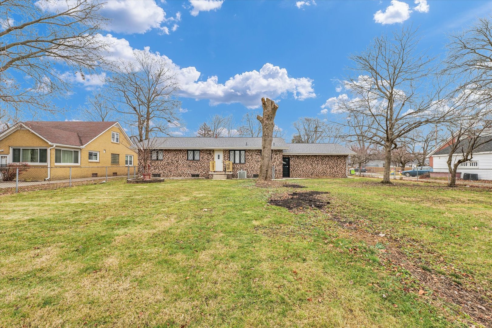 945 North Oakland Avenue Decatur, IL 62522 - Photo 45 of 49 a house view with a swimming pool