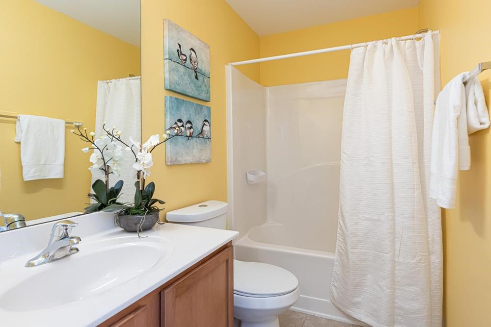 3519 Oneonta Avenue Raleigh, NC 27604 - Photo 24 of 30 Full bath on upper level with tub/shower. Full Bath Upper Level