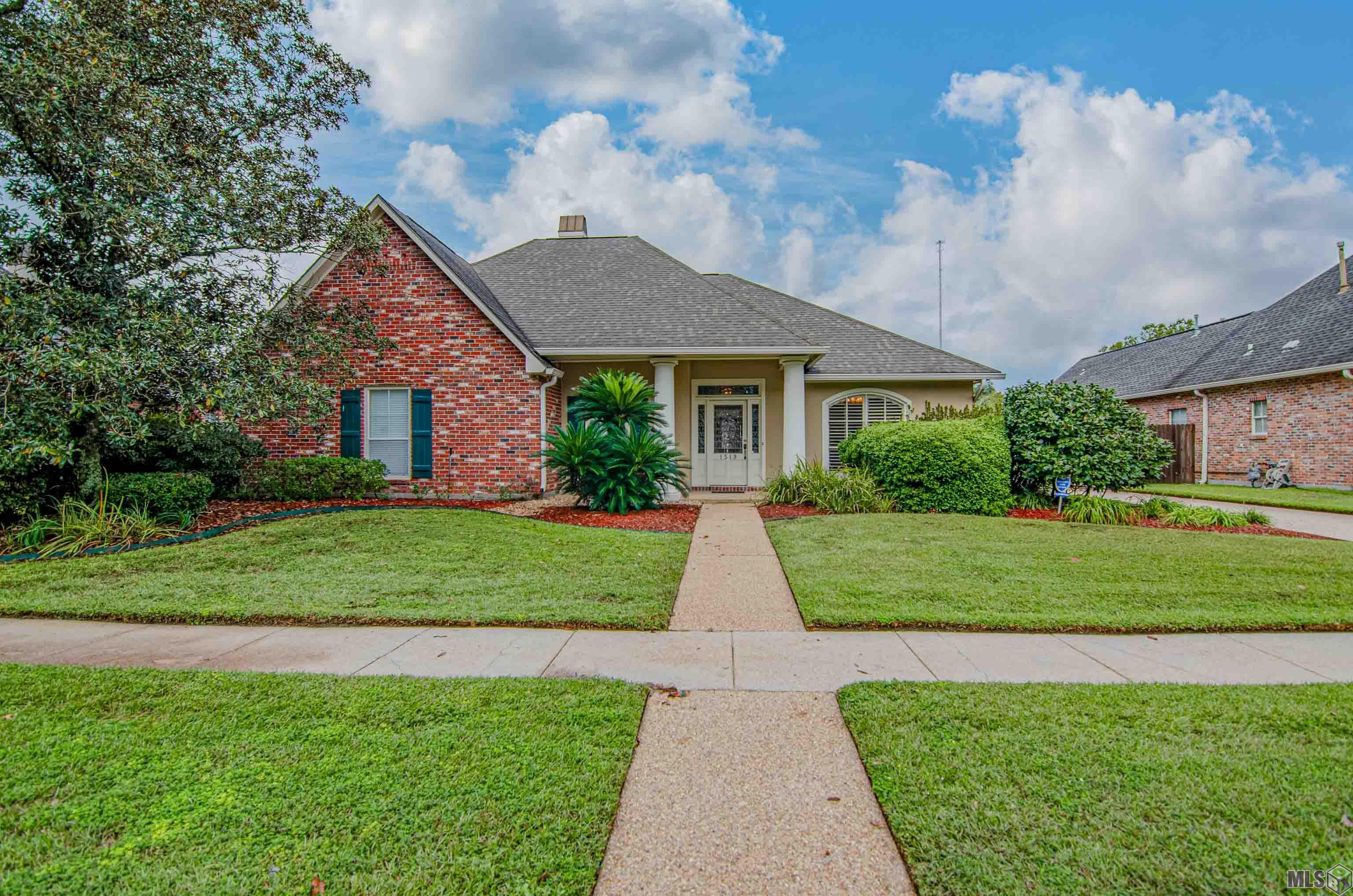 1519 Ridgeland Drive Baton Rouge, LA 70810 - Photo 1 of 28 WELCOME HOME!
