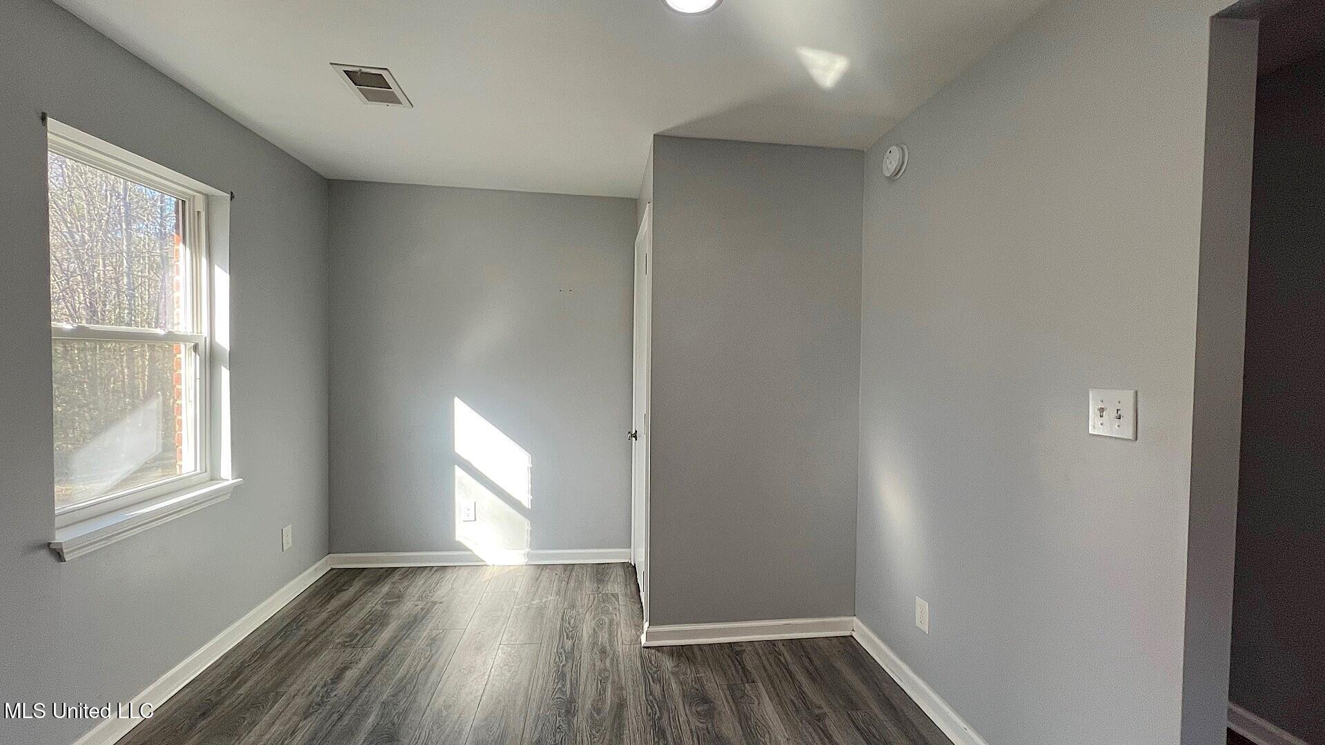 769 Mays Road Coldwater, MS 38618 - Photo 8 of 34 Breakfast Room