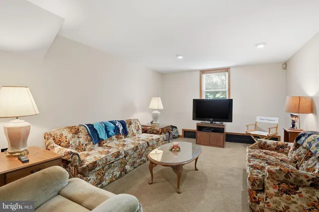 $464,900 | 33 Henry Avenue, Feasterville-Trevose, PA 19053