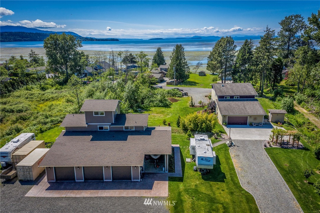 3221 Robertson Road Bellingham, WA 98226 - Photo 1 of 31 Gallery Image 1