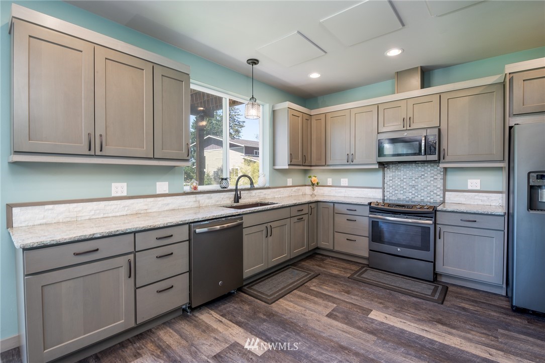 3221 Robertson Road Bellingham, WA 98226 - Photo 4 of 31 Gallery Image 4