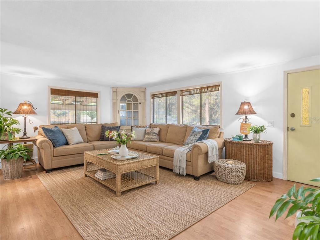 32404 Highland Lakes Road DeLand, FL 32720 - Photo 5 of 41