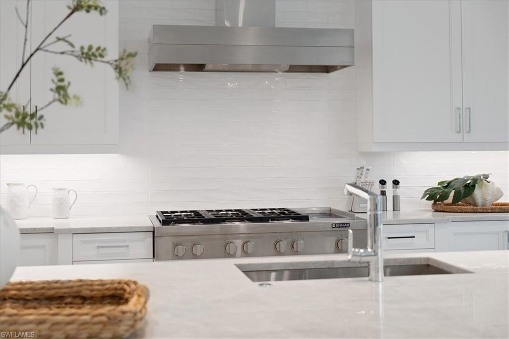 625 Parkview Lane Naples, FL 34103 - Photo 17 of 49