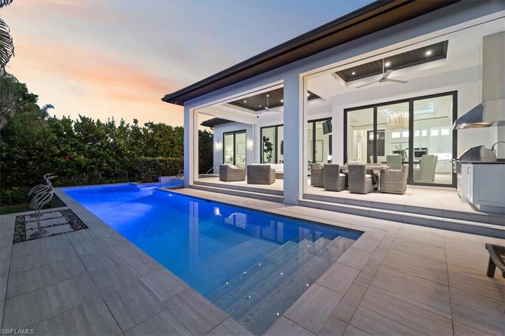 625 Parkview Lane Naples, FL 34103 - Photo 3 of 49