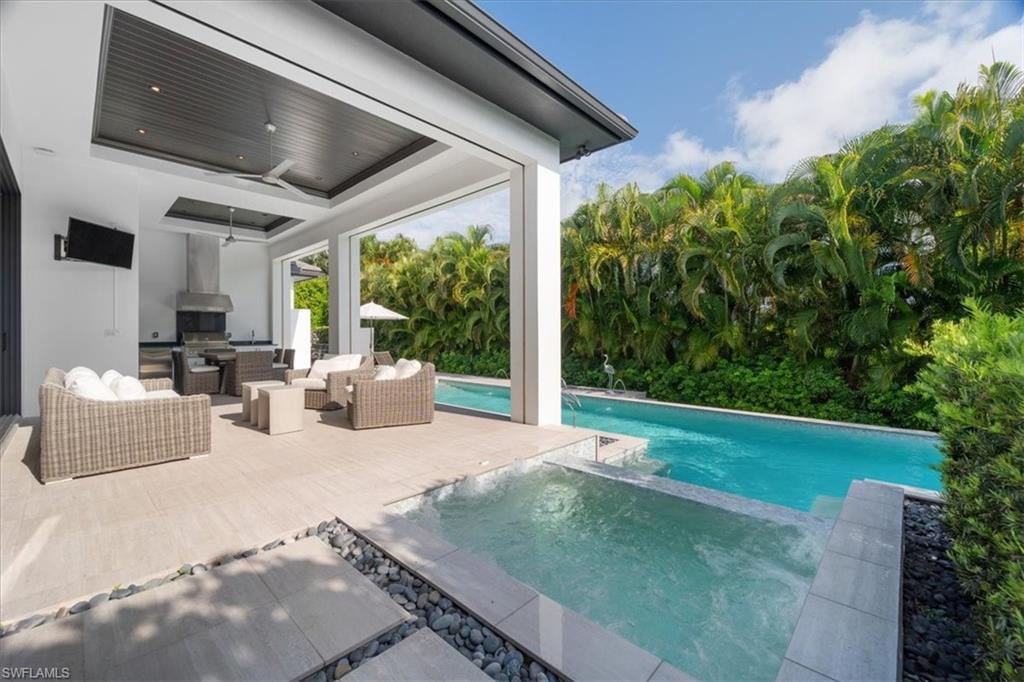 625 Parkview Lane Naples, FL 34103 - Photo 36 of 49