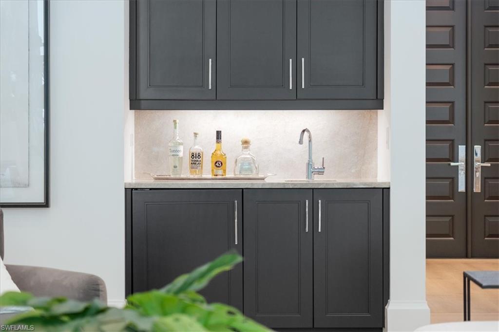 625 Parkview Lane Naples, FL 34103 - Photo 8 of 49