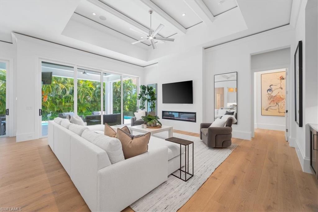 625 Parkview Lane Naples, FL 34103 - Photo 9 of 49