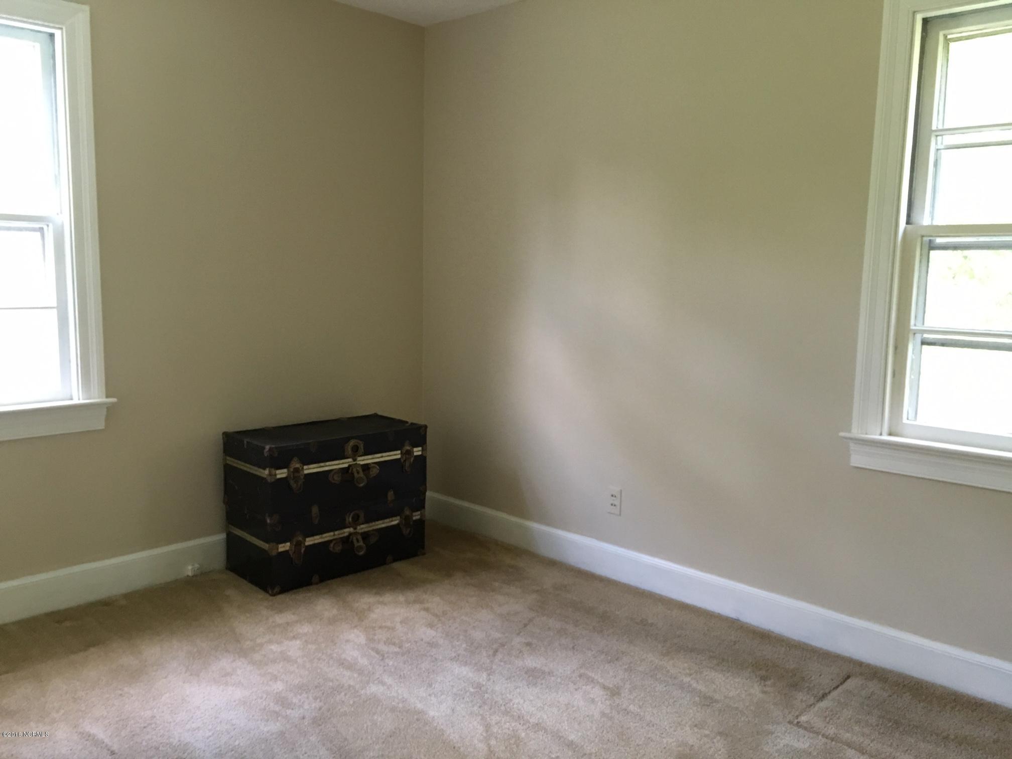 602 Daughety Road Kinston, NC 28501 - Photo 9 of 11 602 Daughety IMG_3715