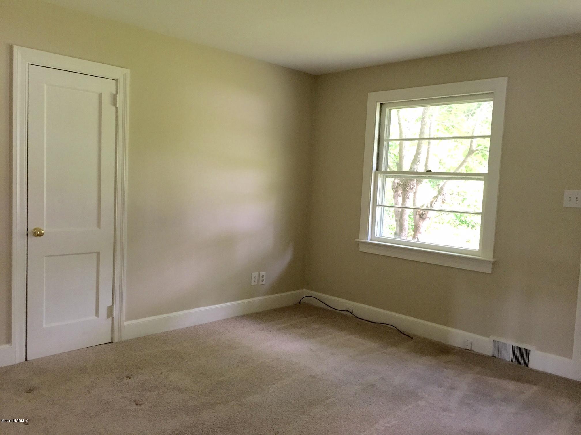 602 Daughety Road Kinston, NC 28501 - Photo 10 of 11 602 Daughety bed1