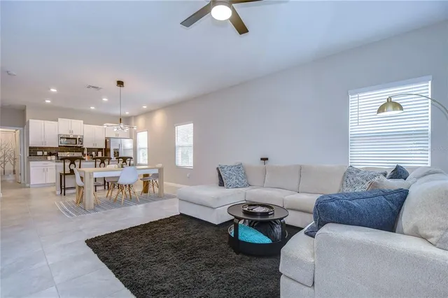 $2,795 | 4418 Tuscan Loon Drive, Tampa, FL 33619