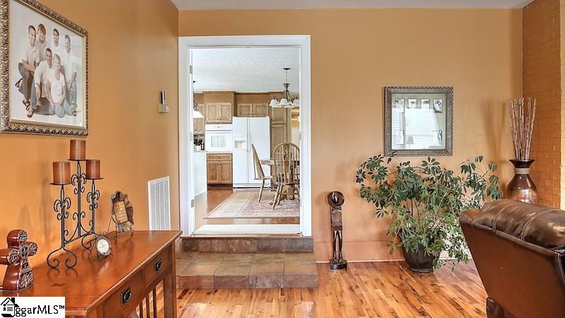 274 Old Dacusville Road Easley, SC 29640 - Photo 4 of 33 Gallery Image 4