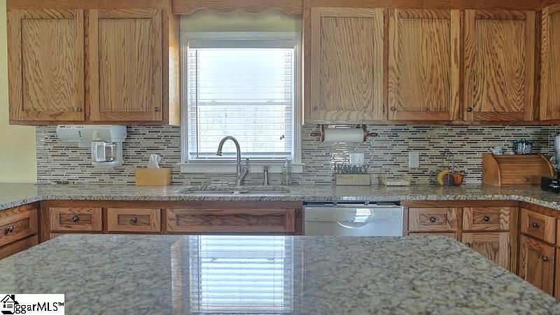 274 Old Dacusville Road Easley, SC 29640 - Photo 8 of 33 Gallery Image 8