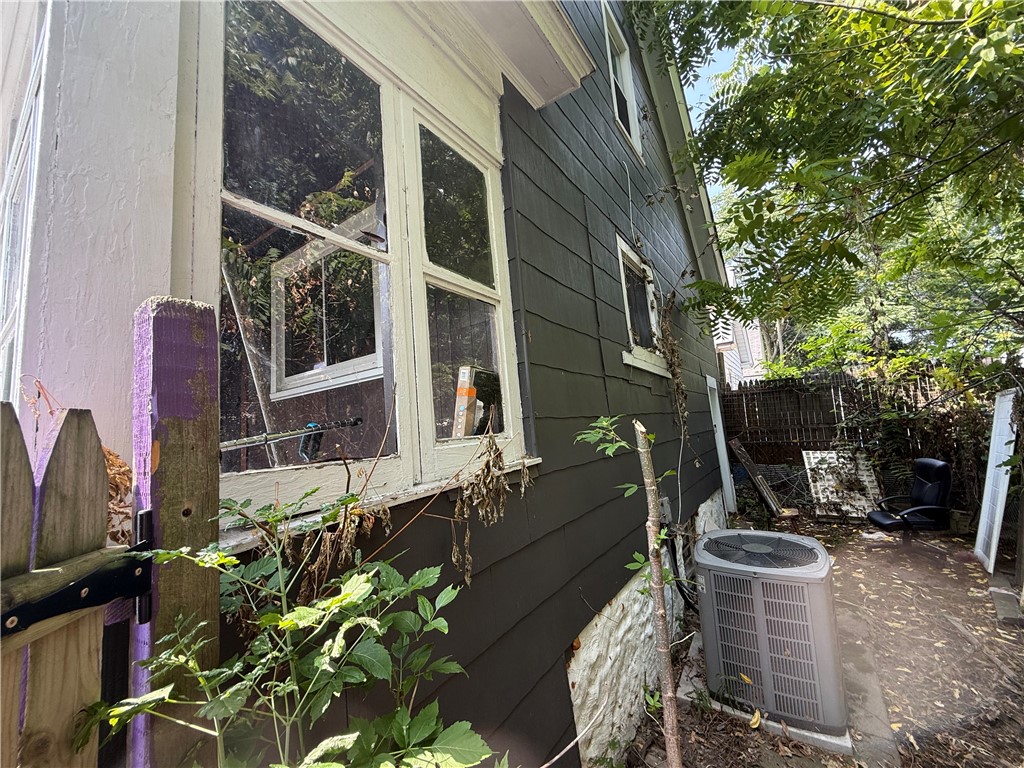 6 Rugraff Street Rochester, NY 14606 - Photo 3 of 28