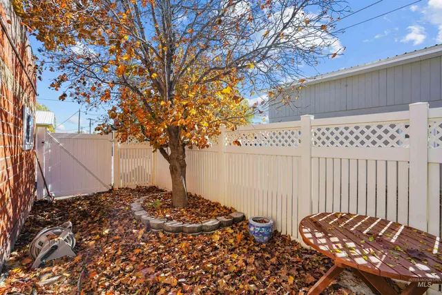 $225,000 | 219 North 1st E Street, Paul, ID 83347