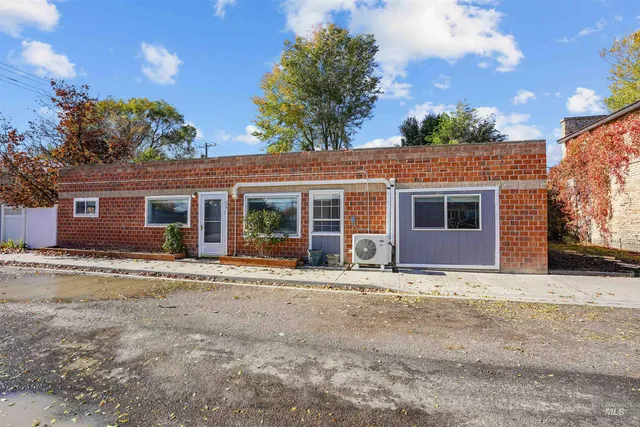 $225,000 | 219 North 1st E Street, Paul, ID 83347