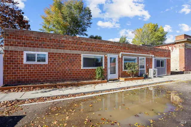 $225,000 | 219 North 1st E Street, Paul, ID 83347