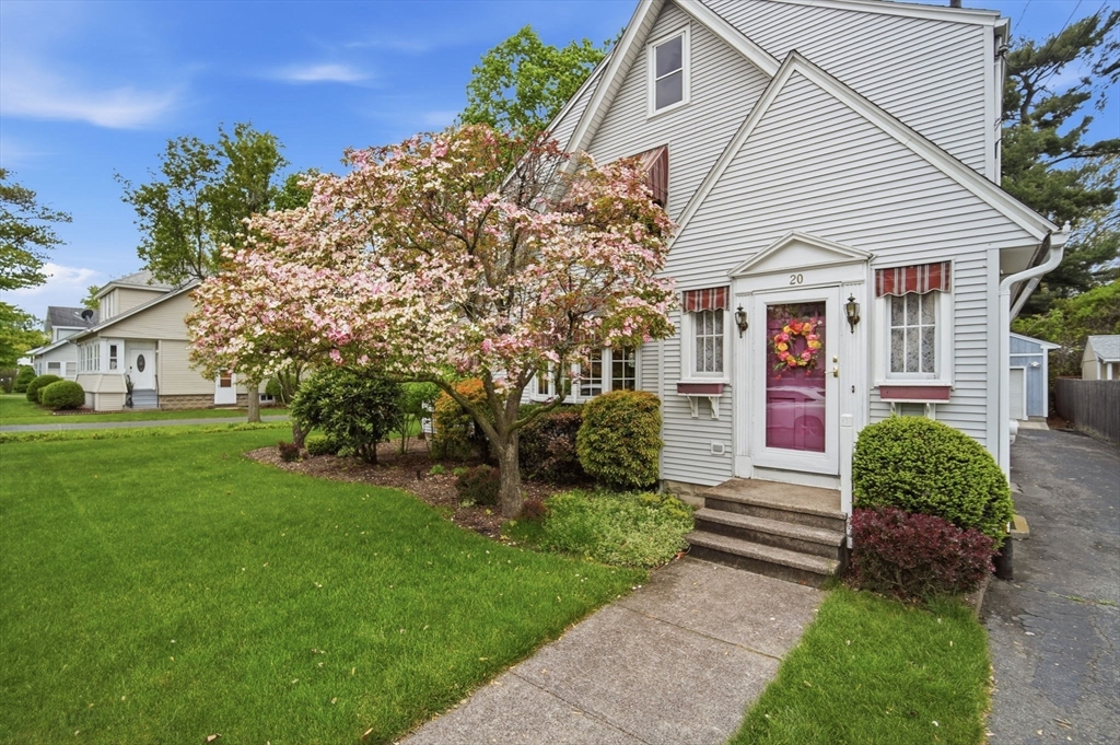 20 Athol Street Springfield, MA 01107 - Photo 3 of 40