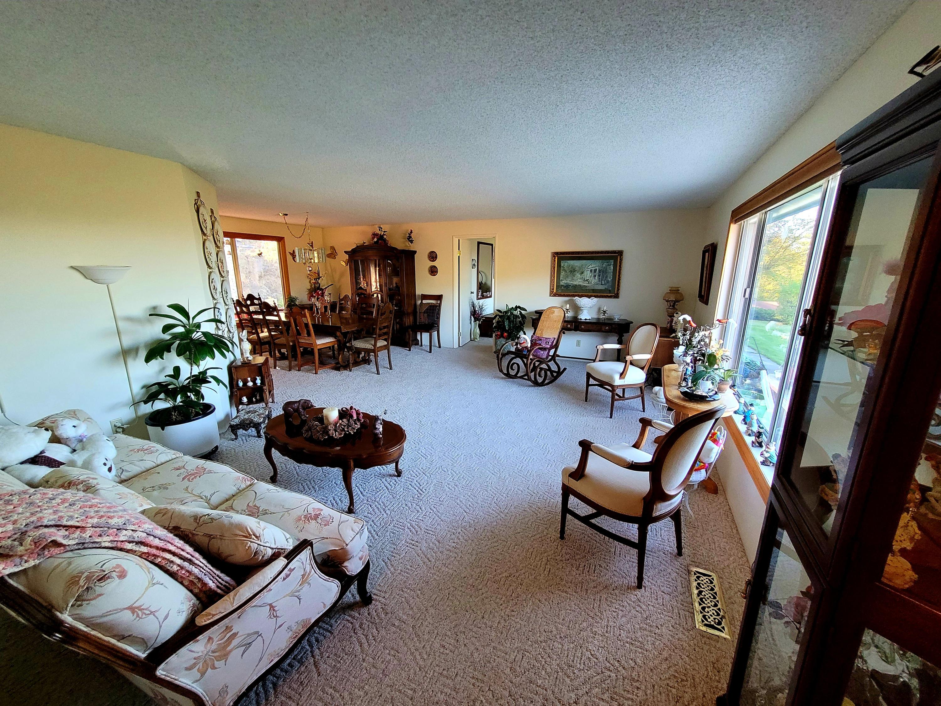 1515 Summit Loop Grants Pass, OR 97527 - Photo 17 of 43 17