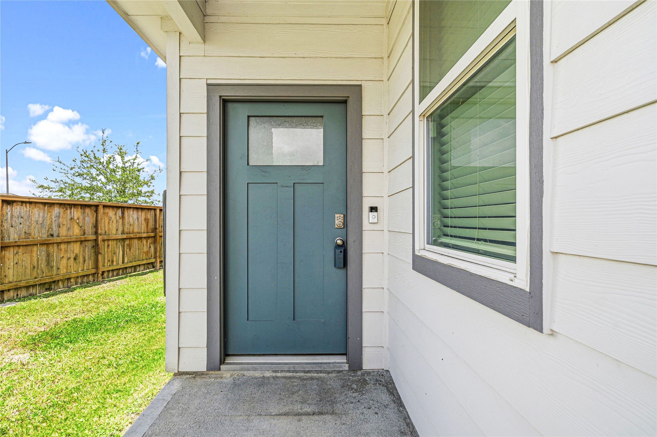 12566 Fleet River Road Houston, TX 77047 - Photo 4 of 30 Ring doorbell for your convinience