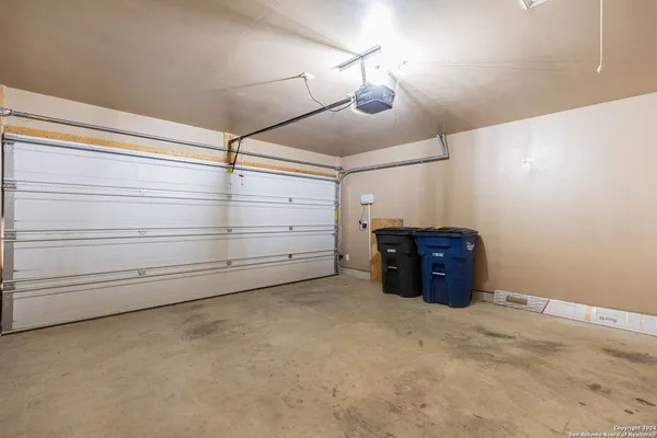 $1,950 | 259 Creekview Way, New Braunfels, TX 78130