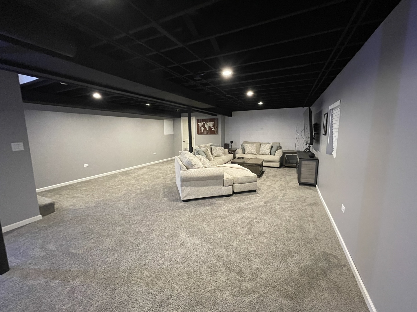 1687 Kautz Road Aurora, IL 60504 - Photo 20 of 23 a living room with furniture