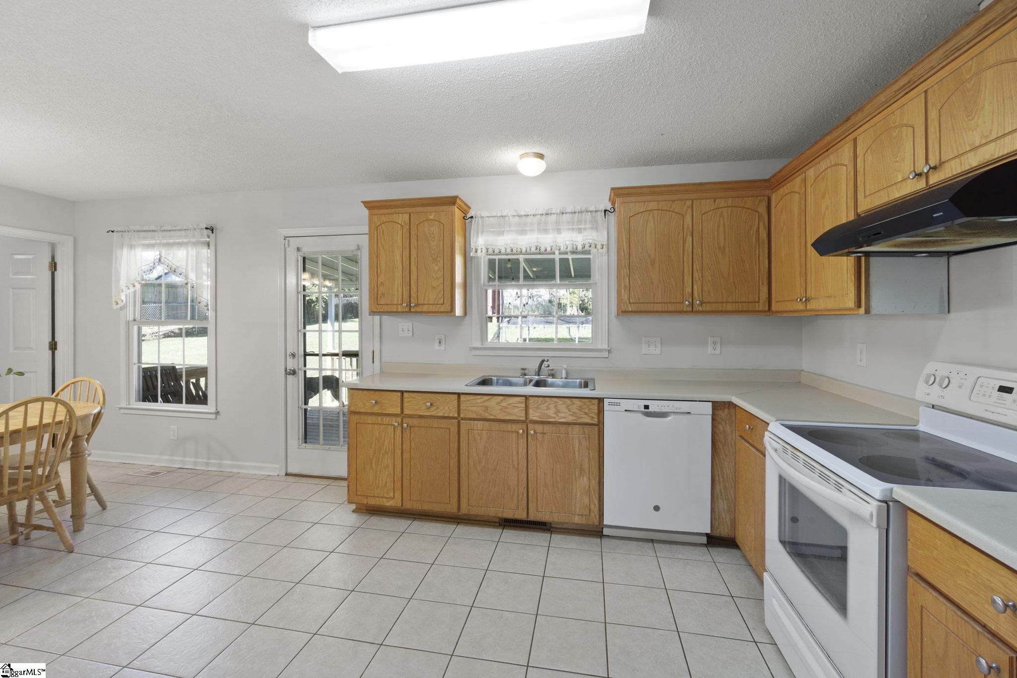107 B Brock Street Inman, SC 29349 - Photo 7 of 25