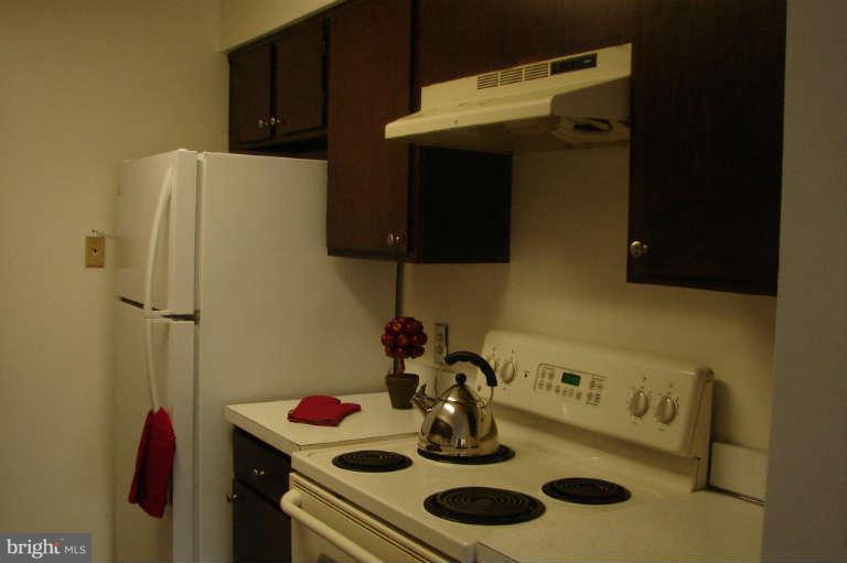 3182 Berry Road Northeast, Unit 28 Washington, DC 20018 - Photo 4 of 13 Kitchen