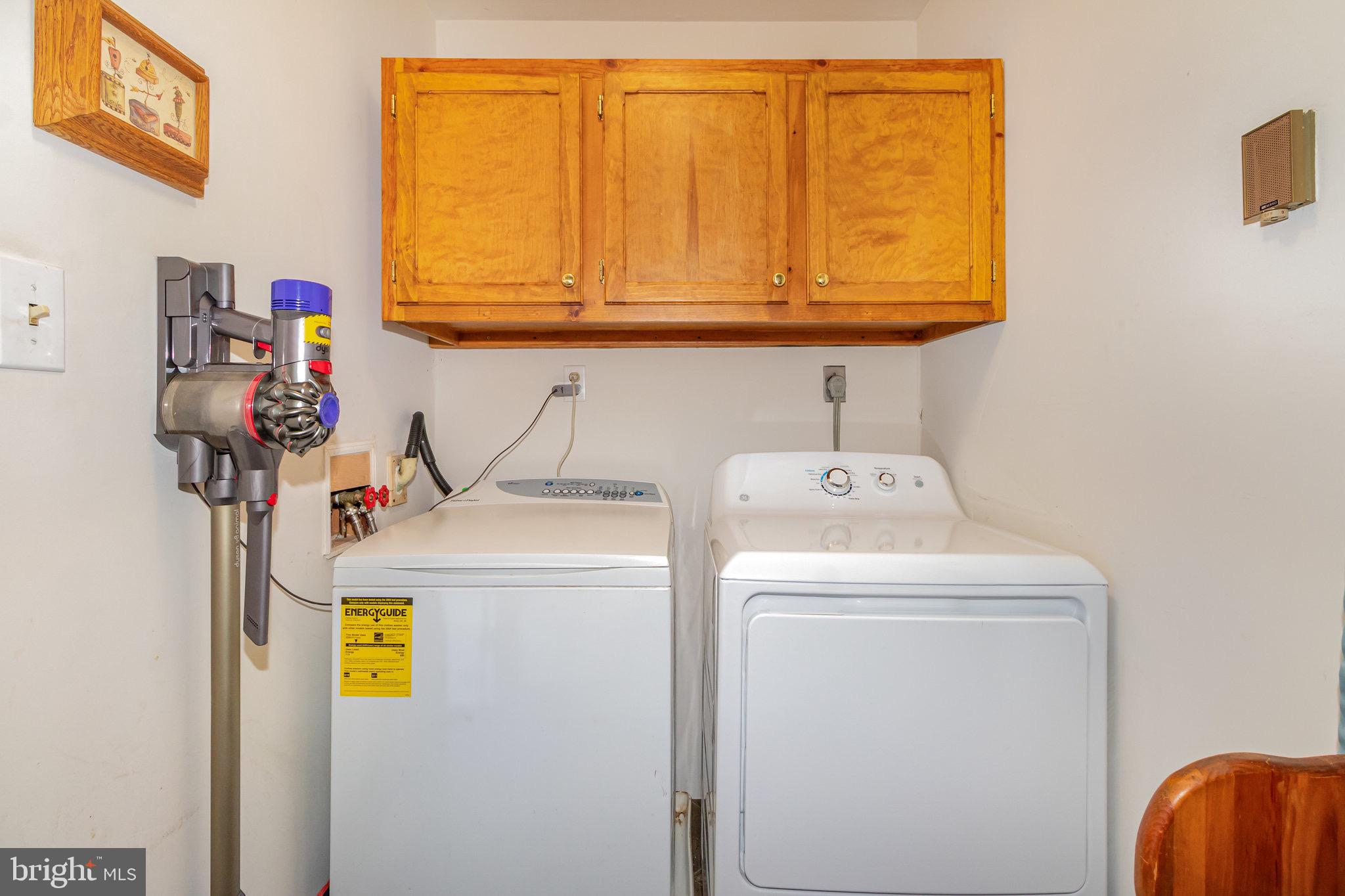 12 Shady Road Camp Hill, PA 17011 - Photo 12 of 32 a utility room with dryer and washer