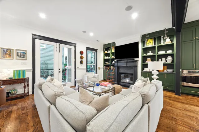 $1,425,900 | 606 Rutland Street, Houston, TX 77007