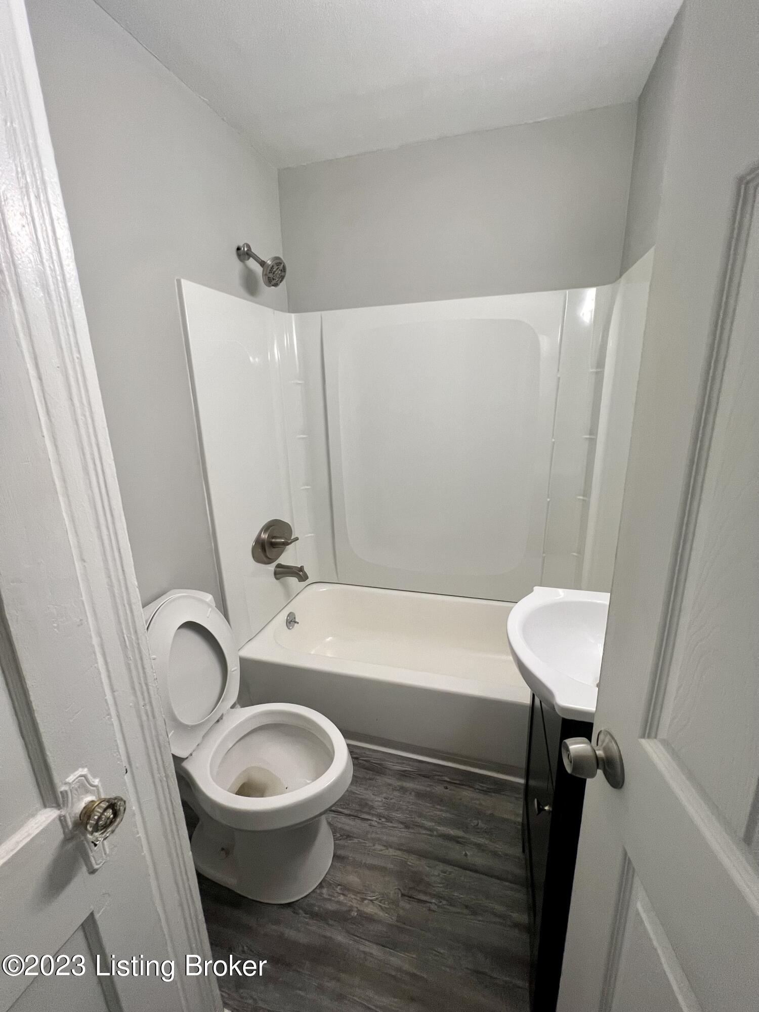 3310 Farnsley Road Louisville, KY 40216 - Photo 8 of 17 IMG_E4197