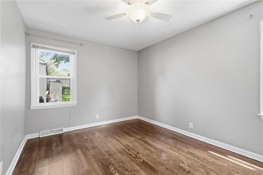 605 Northwest Gibson Road Lee's Summit, MO 64063 - Photo 15 of 26