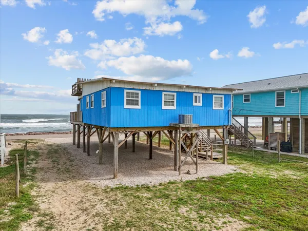 $400,000 | 510 Beach Drive, Surfside Beach, TX 77541