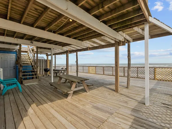 $400,000 | 510 Beach Drive, Surfside Beach, TX 77541
