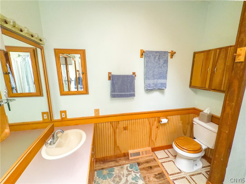 28 Hawthorne Road Schroeppel, NY 13069 - Photo 25 of 34 Primary Bath