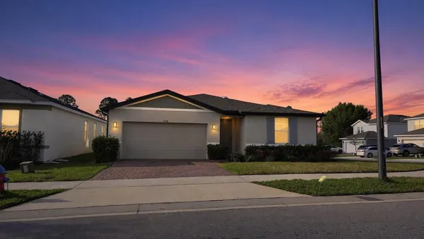 $2,700 | 17301 Back Bay Court, Clermont, FL 34714