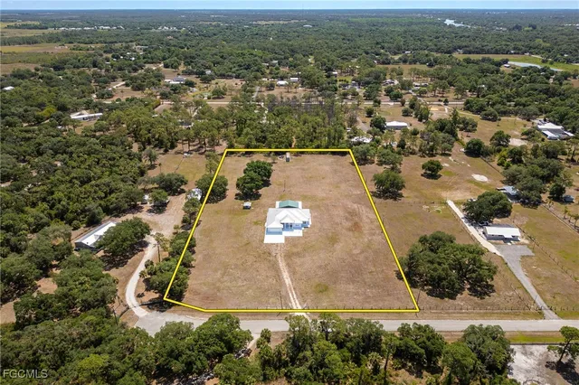 $749,000 | 1083 Pollywog Drive, LaBelle, FL 33935