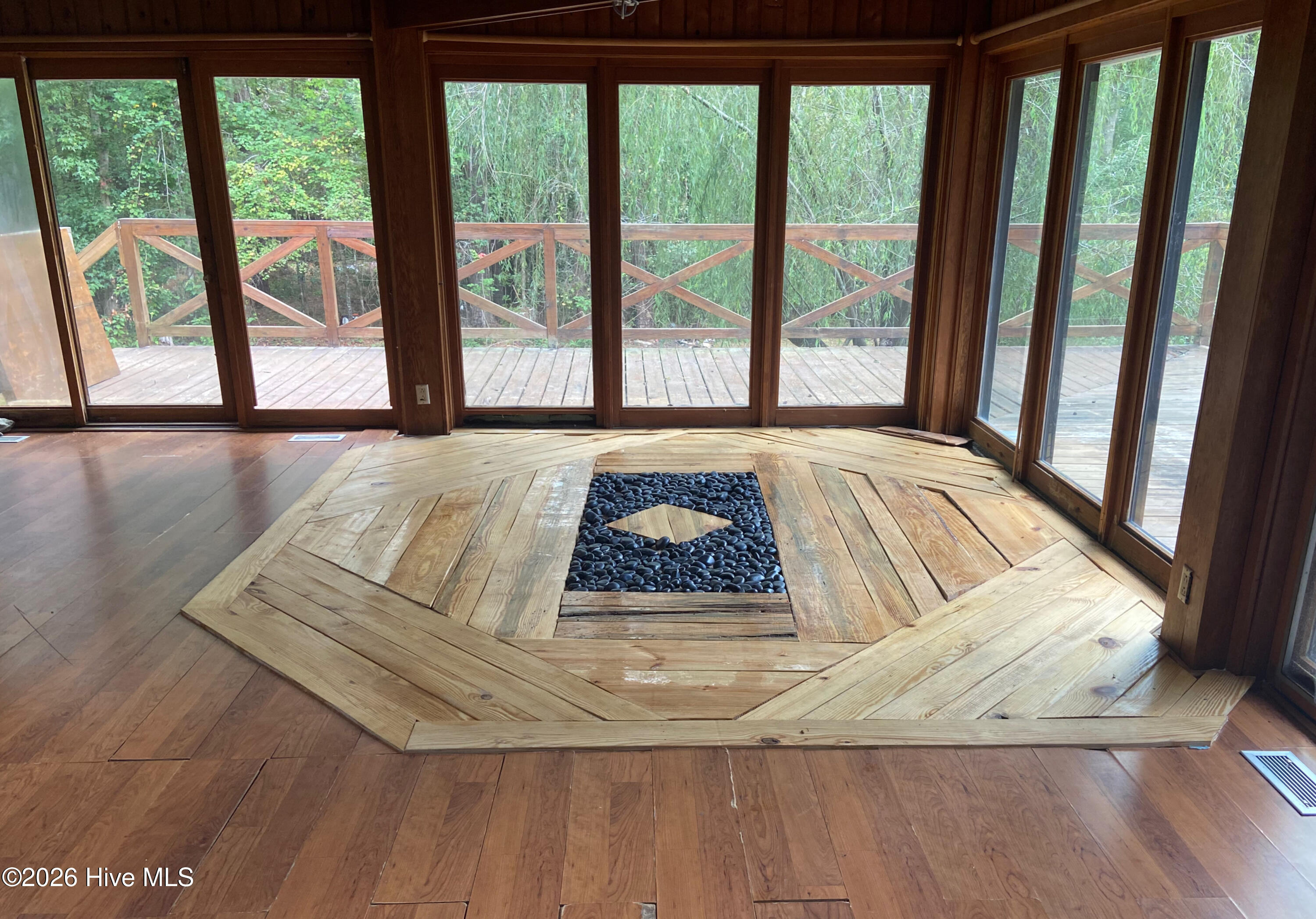 670 West Firetower Road Swansboro, NC 28584 - Photo 9 of 27 DABEF5D7-E383-4567-8F33-825452BEC307