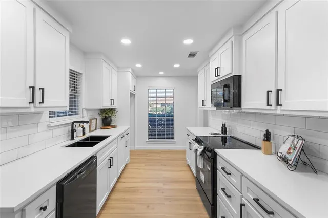 $499,999 | 1954 Chesham Drive, Carrollton, TX 75007