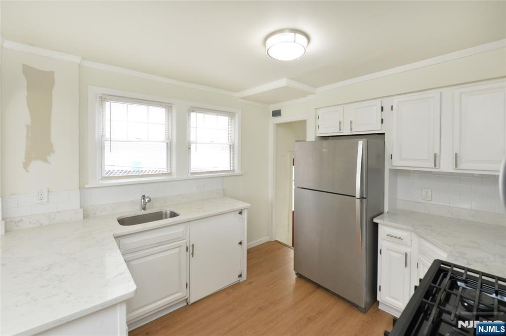 263 Sutton Avenue Hackensack, NJ 07601 - Photo 9 of 29