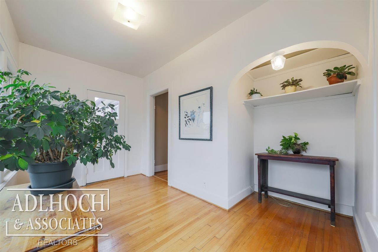 1375 Nottingham Road Grosse Pointe, MI 48230 - Photo 17 of 17 31367530-16.JPG